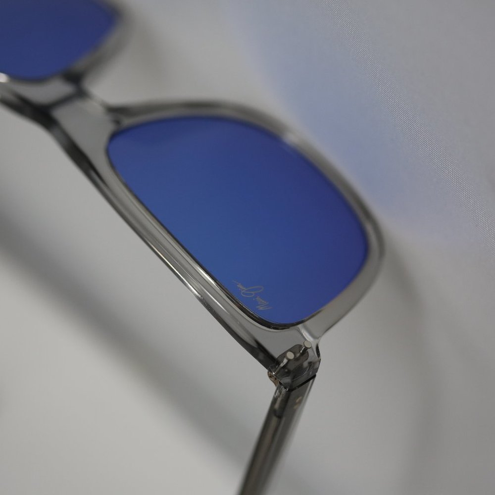 Maui Jim Velzyland Sunglasses -  Good condition.